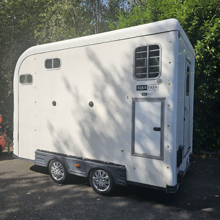 Equi-Trek Space Trek L horse box trailer in Devon - Image 2