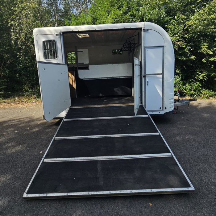 Equi-Trek Space Trek L horse box trailer in Devon - Image 3